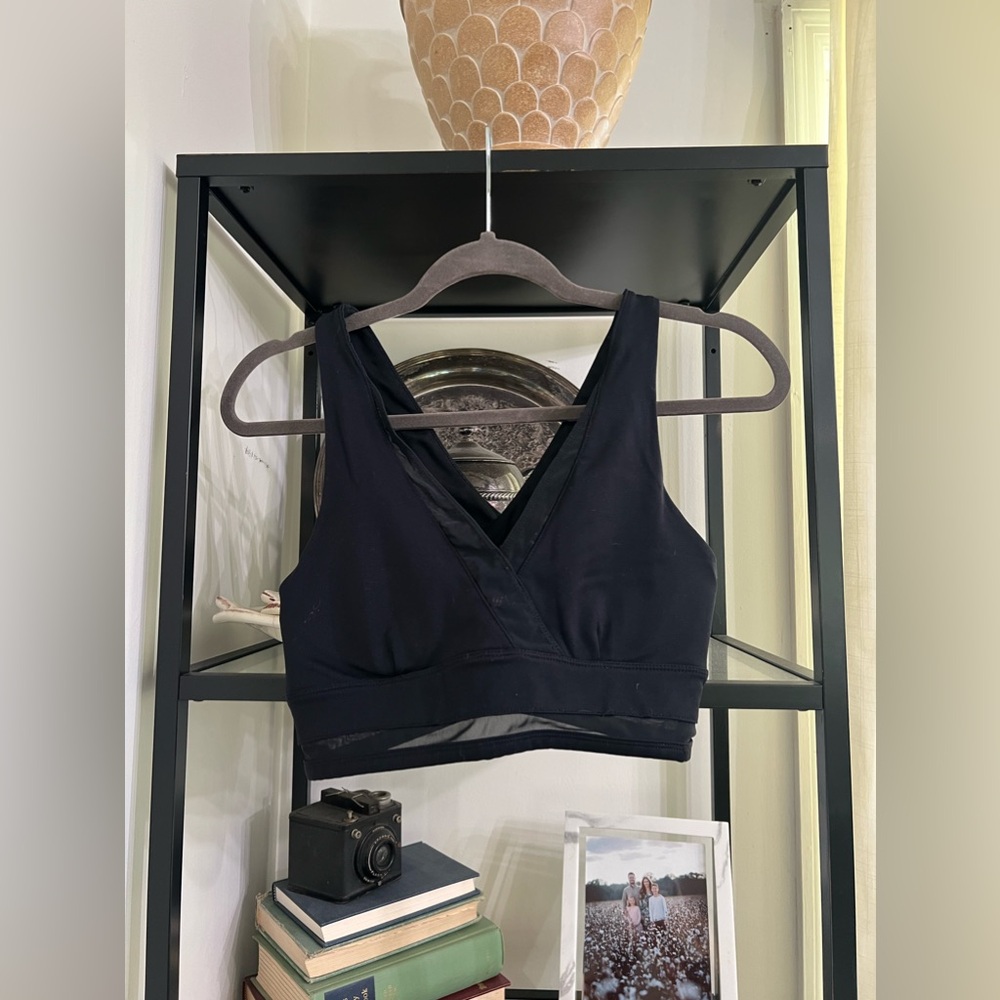 Fabletics black sports bra